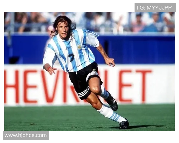 曾经辉煌的足球明星们回顾与成就盘点 曾经辉煌的足球明星们回顾与成就盘点